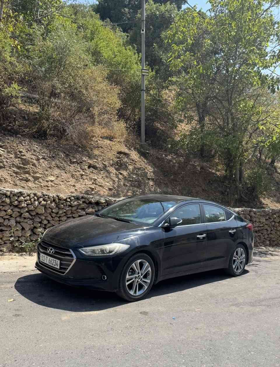 هيونداي ألنترا خليجي وارد أيراني موديل 2017  فول مواصفات مكينة2000دوش ماشية 145الف بيها صبغ البنيد وصفحة اليمنة صبغ وباب الامامي اليمنة مبدل 
المواصفات :
- تحكم ستيرن
- دخول ذكي
- بصمة
- ترحيب عند الدخول
- رادار امامي
- رادار جانبي
- رادار خلفي
- كامرة خلفية
- تدفئة تبريد كشنات
- فتحة سقف
( Normal -Eko- Sport ) تلث انظمة قيادة -
- تبريد ثلج
- مثبت سرعة
- وبعد هواي مواصفات
السيارة سعرها 135 وبيها مجال بسيط 
للتواصل : ***********
