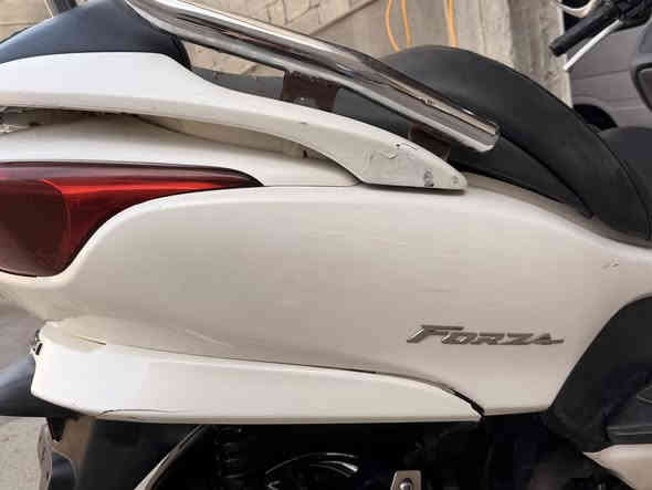 فورزا 08 لون ابيض صدفي دراجه نضيفه وخير من الله شلعه ومعدل وكهربائيات مكينه مكفوله من الفتح وياها منفيس حاويه جديده من بغداد جبتها ويلات نيكل اصلي مكاني قضاء المدينة بيها ملاحضات بلفديو تكدر تشوفها السعر  مليون 850  بيها مجال قليل ***********
