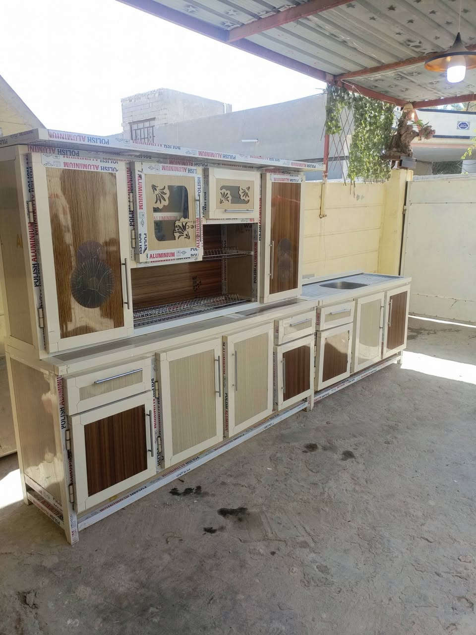 كاونتر 3 قطع مترين وسنك متر و 60
كلش نضيف نضافته 90%100
 سعره 310  مكان بابل لكفل 
***********
