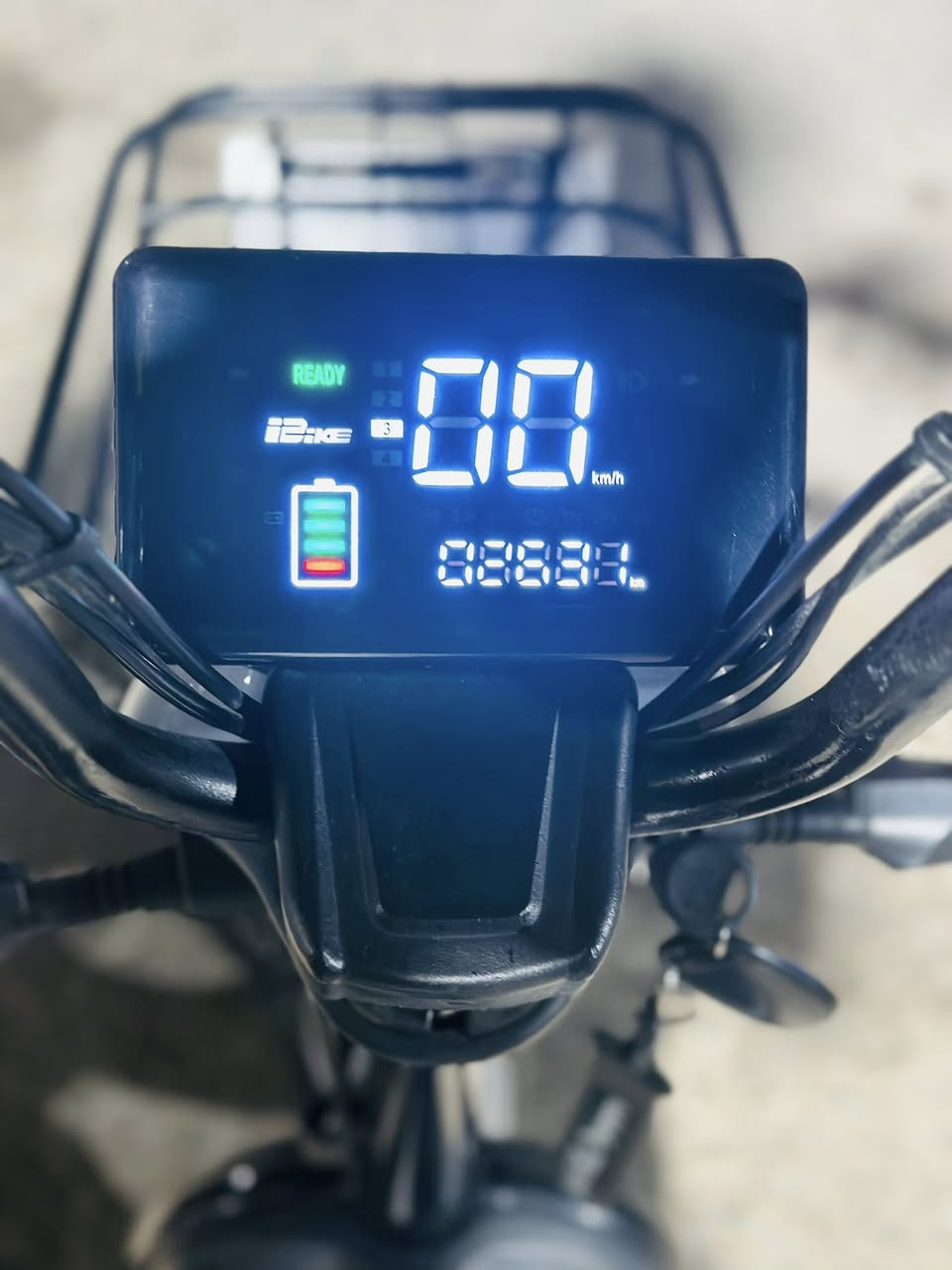 دراجه شحن لبيع نضيفة فقط التاير الخلفي بي ضرر الرقم ***********
