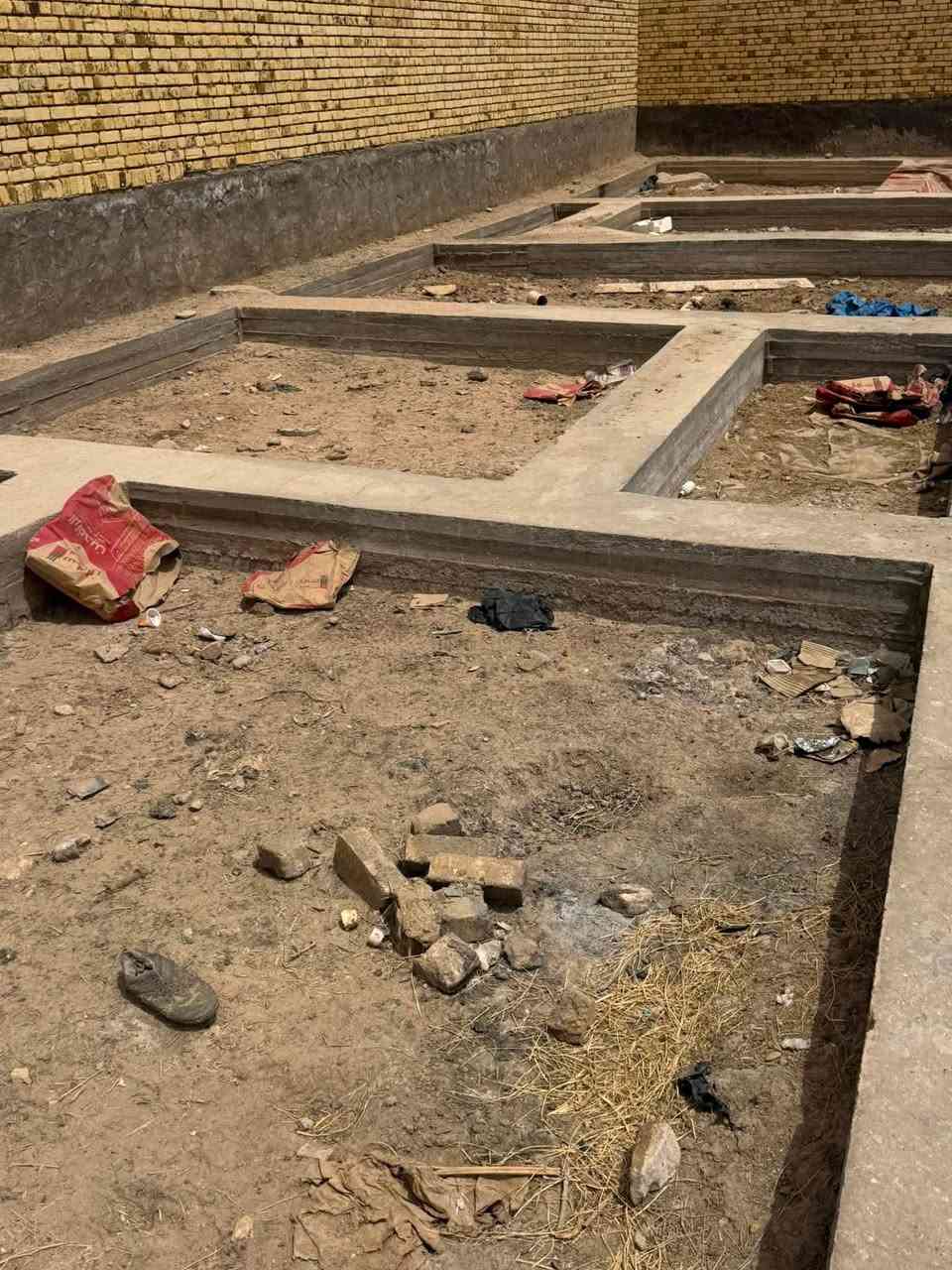 ‏￼ قطعة للبيع نص￼￼￼￼￼￼ حي الإعلام مساحة 1500"***********
