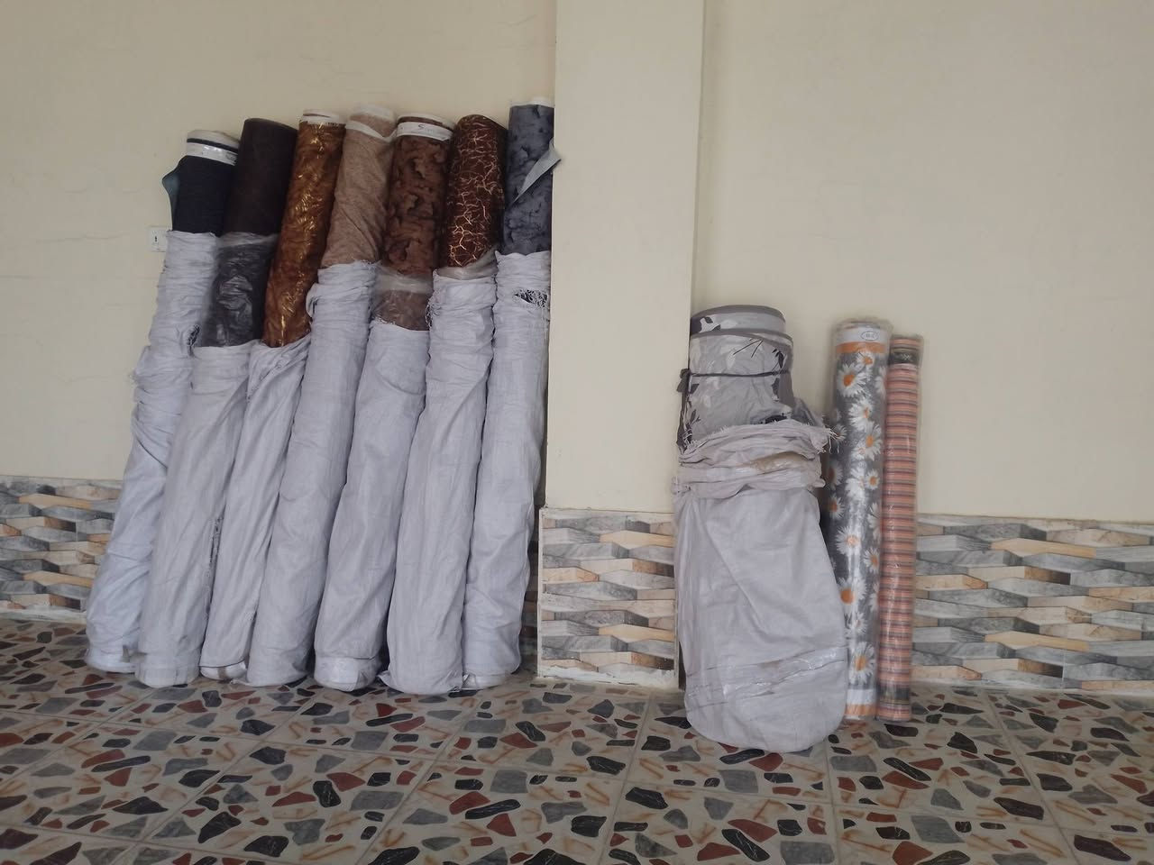 بسم الله الرحمن الرحيم
تم افتتاح محل مختص بييع القماش 
يتوفر خام جوادل الثقيل الأصلي سعر المتر (5,500) دينار 
وأيضاً يتوفر خام شامو سعر المتر (1,500) دينار 
ايضاً خام دواشك المتر (1,500) 
بطانيات ثلاث اوزان من 10,000 الى 17,000

يتوفر مخاد ديباج وملاحف نوعيتين 

وبالقربب العاجل يصلنا قطع قديفة صادة سعر القطعة 4,000 دينار 

عنوانا السايدين مقابيل دكتورة عربية محلات الابو مالك 
للأستفسار ***********
