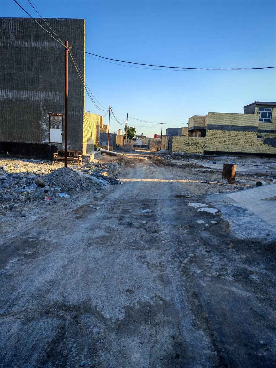 قطعه200متر العنوان نزله ورديه الاستداره الثانيه مقابيل مستر شاورما
تقسيم جديد وبيوت حديثه ومرتبه
متوفره الخدمات
طابو زراعي سند25
مكتب وعقارات الوارث
***********
