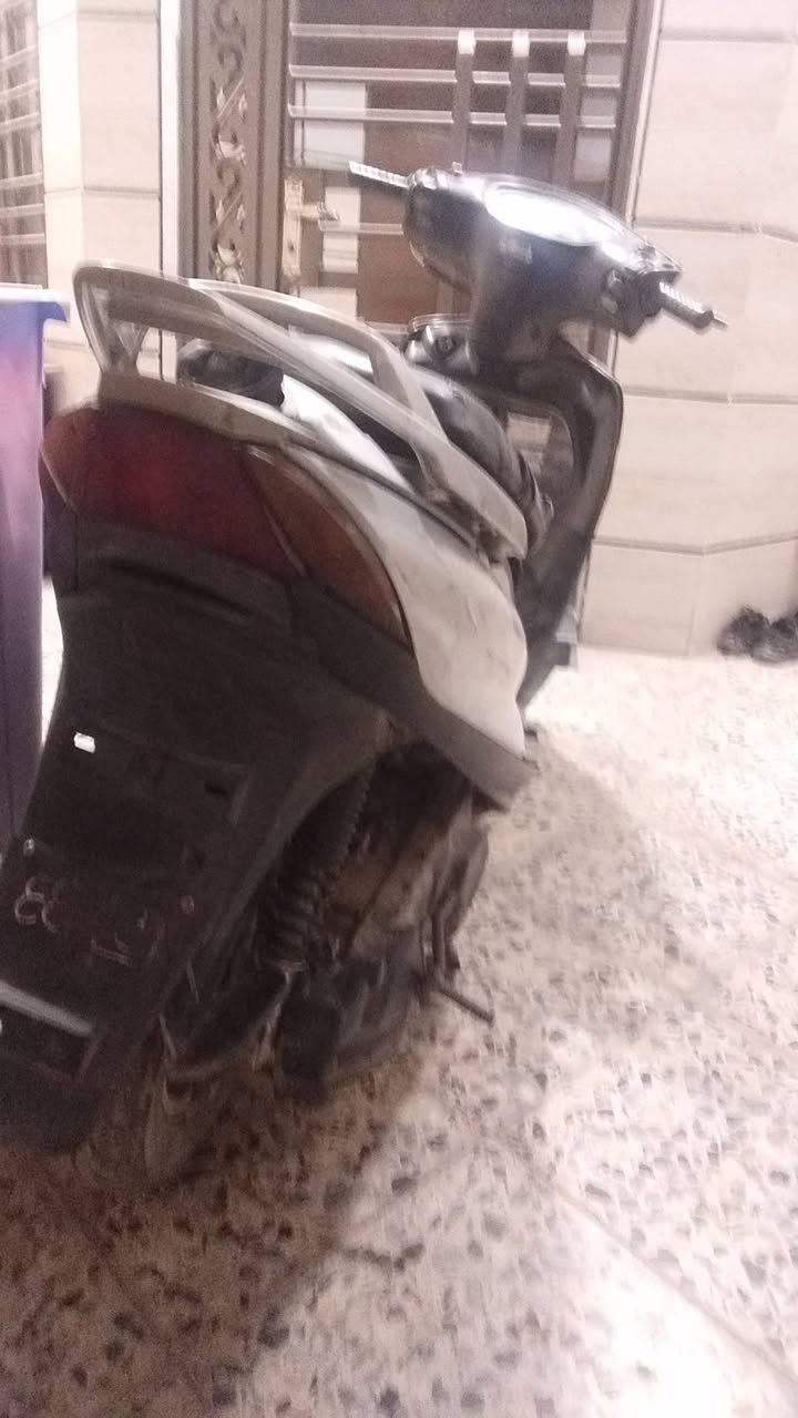 ماكس ١٤٠كلهه بلاديه كبيرته مكينه ممفتوحه كفرات  ناعمه شلعه معدل دهن جديد لا نضوح لا تبخير لا صوت  نكره بكل وقت  خير من  الله سعر ٢٥٠  قفل المكان الغزاليه شاري يتصل مزجر وتساب
***********
