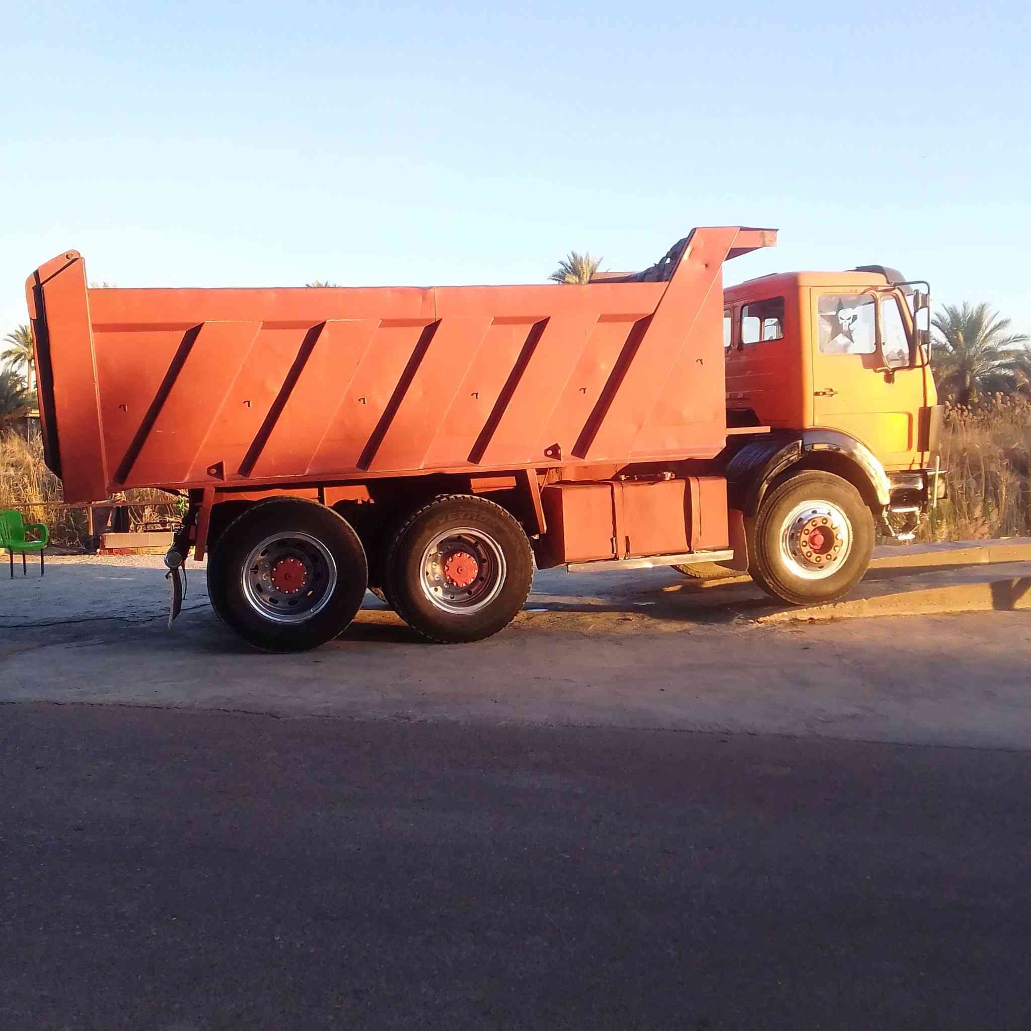 السلام عليكم البيع البي مديل82 رقم الهاتف ***********
