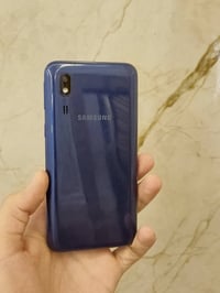 سامسونج A2 ذاكر ١٦ للبيع ب٥٠ يفيد اتصال وتصفح 07746715174