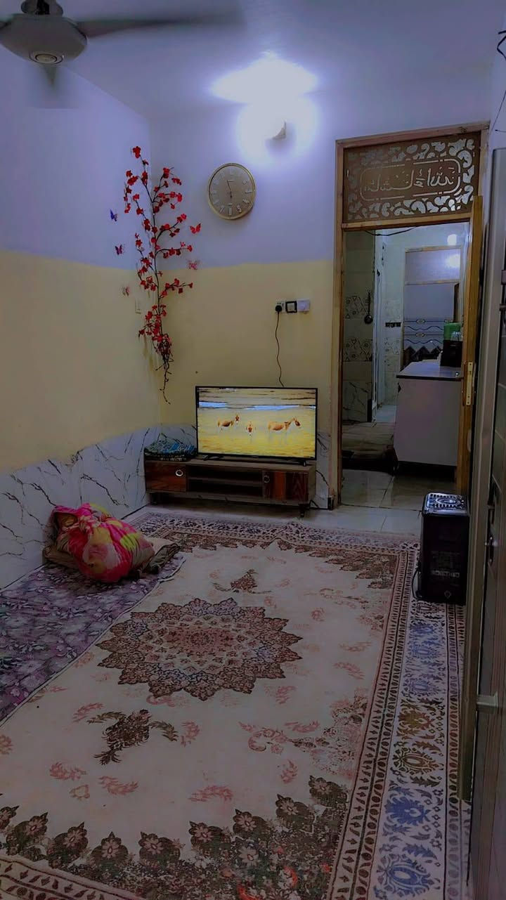 لبيع ٥٠ متر زراعي بلخامسه يم الدعم اللوجستي قرب حسينيه رقيه صاله و٣غرف نوم ٣في١٧ ***********
