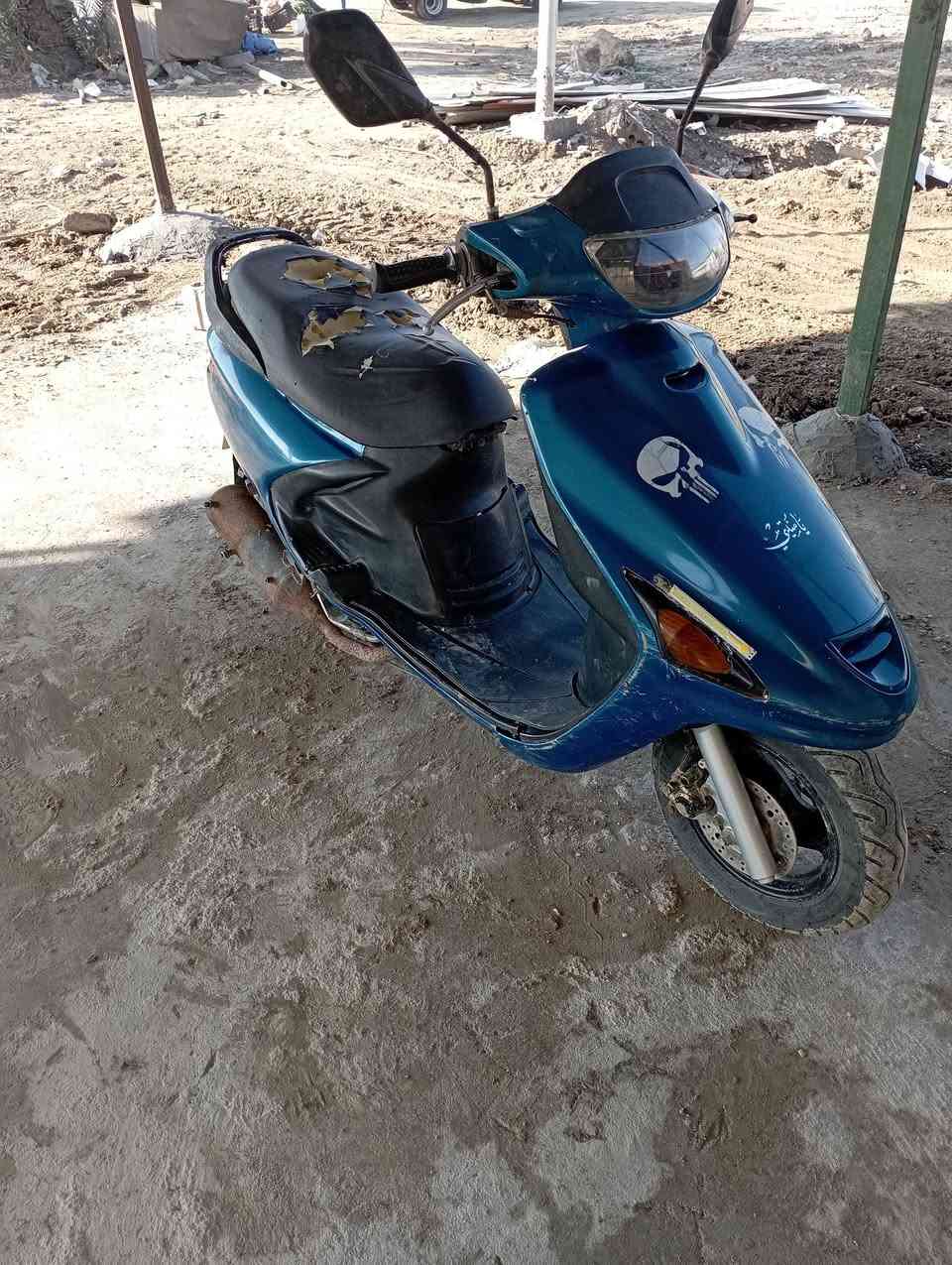 السلام عليكم دراجه فراشه فحل للبيع مكفولة كفاله عامه دراجه كله شغاله السعر 290وبيه مجال للشراي المكان الحمزة الغربي ***********
