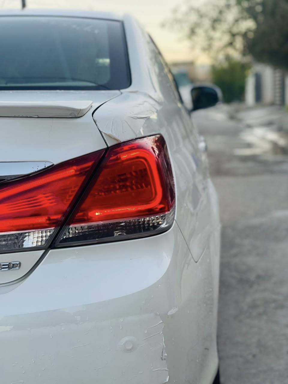 سەرەتا بە ناوی خوای گەورەم ماشلا لە ماڵی هەموو لایەک
تویاتا ئەڤەلۆن خلیجی ٢٠١١ فوول مواسفاتی لیمتیدید ٢٤٥ كم  

(بوياخ ته نك )نيو چه واني سه قف دو بست بوياغ هه لي داوه بوياغ كراوه ته وه 

سلایت،بەسمە ، پەردە
شه ش سدي ،ته حديد سرعه ،زينون،كوشن غه زن،ويل كروم
کوشن ساردو گه رم ناو زەرد جلد

حاسە ،کامیرا،تەحدید سورعە

گیر و مەکینە بەشەرت 

نە کرانەوە نە بوخار

رۆنی تازە گۆراوە 

هایدرۆلیک تازە گۆرە 

پاتری تازە گۆرەوە

هه يكه لي زور جوانه 

نسو چه مه لغي لاي سه كن بوياخه له گه ل دوپه له ساردي
سه ياره كه به ناوي خومانه وه يه         كوبوني بنزيني هه يه.                  شوين كركوك
 ***********whats app , viber
