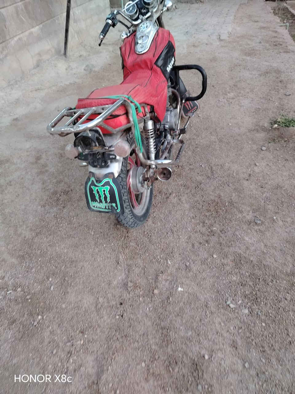 السلام عليكم دراجه جونده موديل 2017 اورقه ضايعه مكفوله من سرقه دراجه كامله مااتذب عليه كلشي لا تنقيص ولاتبخير كهربيأت كامله كله جديده المكان كربلاء المقدسة الحسنيه البراهمي السعر 400 وبيه مجال الشراي لاستفسار ***********
