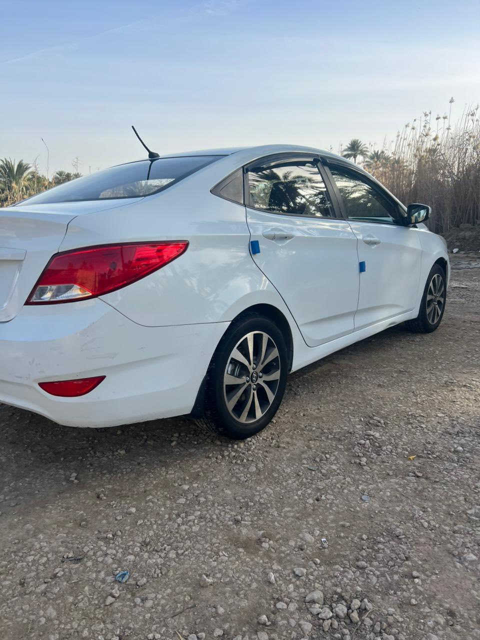 سلام عليكم سياره اكسنت موديل ١٦ مكينه ١٤٠٠ ست نمر مكينه وكير مكفولات سنويه ٢٩ رقم نجف ما مطلوبه ربع بيه صبغ جاملغ ايسر الباقي كفاله لا فتح ولاتبديل ويل كب شاشه تايرات جدد 
دواخل جاهزه من كلشي السعر ٩٠ وبيه مجال مكلف بالنشر غير متواجد على الفيس التواصل مع الرقم ***********
