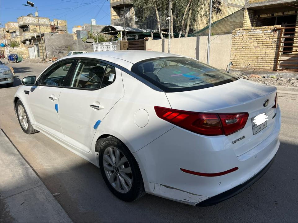 كيا أوبتما خليجية موديل ١٤ شكل ١٥
السيارة أستيراد الشركة الدولية للسيارات 🇮🇶
اللون أبيض صدفي أبو الشذرة 💎 
السيارة ماشية ١٦٥ الف 
السيارة محرك ٢٠٠٠ دوش المرغوب
السيارة مال بيت وخير من الله قوية بشكل بس مهمولة
مواصفات السيارة عادية مال الشركة الدولية معروفة ⬇️
سويج وليس بصمة
مري كهربائي 
جام السايق فقط اوتماتيك 
تبريد قطعتين بيانو 
تشغيل عن بعد 
حساس أمامي وخلفي
لد نهاري
Abs
ايرباكات سليمة 
داخل مطعم بصاج 
السيارة بيها حادث مثل ما موضح بالصور ومرفقة الصور مالته بالمنشور حادث سطحي على اث تضرر خشم البنيد وجاملغ بدلته ودعامية 
وبيها جاملغ امامي جه عكس السايق بارد فقط
والهلال مال جاملغ الخلفي بيه نگدة مال بايسكل باقيه على حطتها
والقمارة فوك باب السايق بيها فعصة خفيفة باقيه على حطتها
والسيارة موديل ١٤ مو جديدة ف طبيعي تكون بيها شخوط وهل امور
السيارة معتازة بعض الامور لان مهمولة محتاجة هل امور ⬇️
صبغ (ربع البنيد+جاملغ امامي جهه السايق+دعامية امامية)
ومعتازة ادامة لمنظومة احتراق + دسكات + اللد الامامي يرمش يرادله كتف
مكان السيارة بغداد الكرخ 
سعرها ١٣٥ ورقة 
***********
