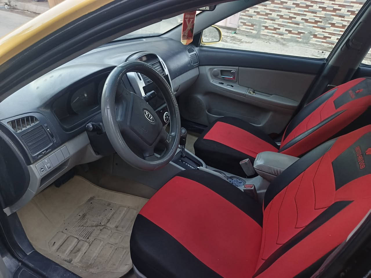 السلام عليكم سياره سبكترا موديل 9وارد امريكي حادثه جاملغ الخلفي بس الهلال مالته +محرك وكيير خير من الله  مصفره هيئه وغرامات السياره باسمي رقم نكليزي  مكان كربلاء ***********
