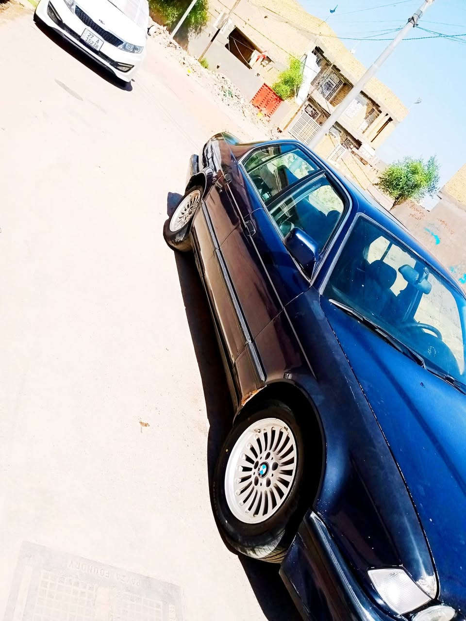 السلام عليكم 735 BMW  للبيع فقط، موديل 1991 سنوية لغاية ال 27  راعيهه موجود سياره نضيفه لايتات وبك لايتات جدد، دسكات بريك امامي جدد،  ومحركها 3000 البلادي وگير عادي،رقم بغداد مميز السعر 50$ وبيهه مجال المكان ناصريه قضاء الرفاعي للاستفسار الاتصال على الرقم ***********.
