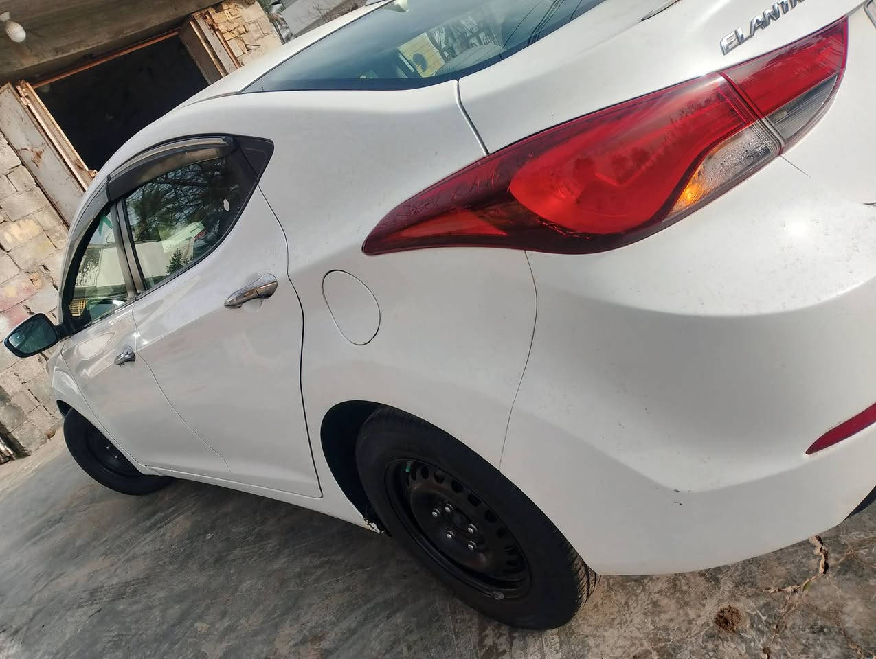 يارب  النتره موديل 14سياره جديده بمعنى الكلمه محرك دوش 1800 محرك كير مكفول سياره تخم تاير صدر امامي خلفي جديد تبريد ثلج ضرها بسيط هلا شاشه تحكم ستيرن كامره شرط التحويل ثاني العنوان ديالى بعقوبة 112وبيه مجال الطيبين سونار مرفوق وفيديو رقمي***********
