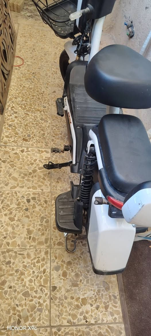 دراجه شحن حجم١٤ نظيفه المكان كربلاء للبيع السعر ٢٢٥وبيها مجال للاستفسار ***********
