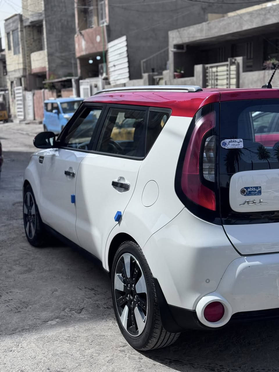 السلام عليكم
كيا صول ٢٠١٥ خليجي 
السياره لون ابيض قماره احمر
مكفوله من الصبغ بيها بارد بالباب الخلفي عكس السايق مكان صغير 
حجم المحرك ١٦٠٠
ويل كب حجم ١٨
مري شفط
شاشة وكامرا بلادي
حساس خلفي
تحكم ستيرن وكروز سرعه
عداد المسافة ١١٣ الف كيلومتر
السياره جاهز من كلشي بدون اي نقص
سعر السيارة ١٢٧ ورقة 
*********** 
السونار مرفق ضمن الصور
مكان السياره بغداد الصليخ
