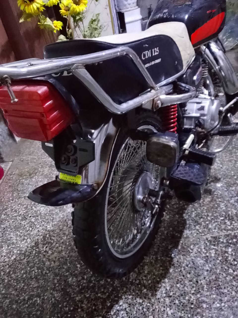 السلام عليكم تايكر 2023 مكينه مكفول نكره بكل وقت يردله شويه ترتيب العنوان بغداد  لامين السعر 450 وبيها مجال ***********
