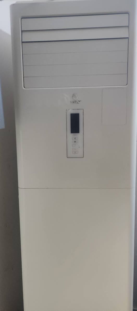 سبلت 3 طن للبيع عالفحص 
***********
