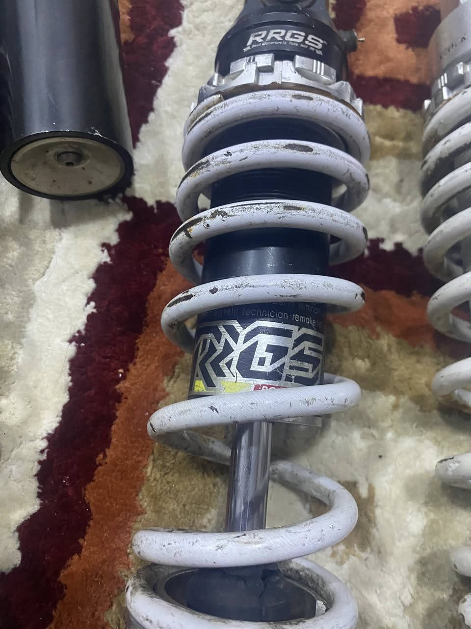 السلام عليكم شباب عندي هاي الغراض مال تفصيخ الي دبلات 3 واحد rrgs والبقية ما اعرف بس هنة كلهن مال تفصيخ وعندي هذا الكلج رياضي مال رمبة انا فاتحة بيدي من دراجة كلمن وسعرة الدبل الابيض ب15 والاسود هم
ب15والrgs25 والكلج الامامي هذا مال ماكس سعره 35
الي تعجبة شغلة خلي يراسلني ***********
