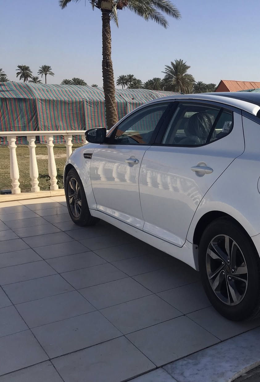 كيا اوبتيما ٢٠١١ خليجي مكينه ٢٠٠٠ 

- تحكم ستيرن 

- شاشه وكامره …..

رقم بغداد انكليزي 

تحويل شوكت متريد 

بيها قطعة صبغ فقط

السعر ١٢٨وبيها مجال 

بغداد/المحموديه

تواصل ***********
