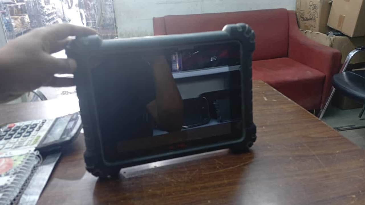 جهاز فحص وبرمجة كمبيوتر السيارات الاحترافي الشهير
Autel MaxiSys MS909
للبيع نضيف التحديث منتهي 
السعر 1880 الف دينار وبي مجال


**إذا كنت صاحب هذا الإعلان وتريد حذفه لأي سبب، رجاءا أرسل رسالة إلى الدعم الفني**