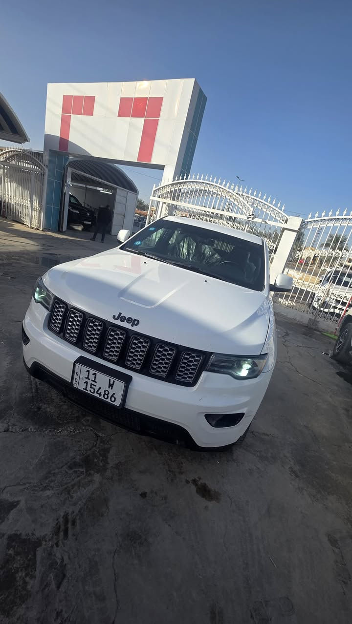 السلام عليكم 
جيب موديل 22 
حادث موضح كدامك بل صور 
بلاك توب السياره رقم بغداد 
مكان السياره بابل مشروع المسيب 
***********
