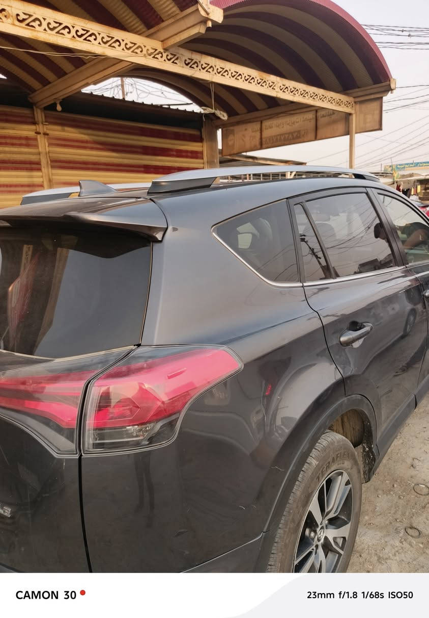 راف فور xle وارد امريكي
فول مواصفات 
موديل ٢٠١٨
سيارة خير من الله بدون حادث
ما متعوبه ماشيه ٨١ كيلو متر
كامله السيارة ما تخسر عليه اي شي
السعر ١٦٥ وبيه مجال بسيط 
الاستفسار ***********
