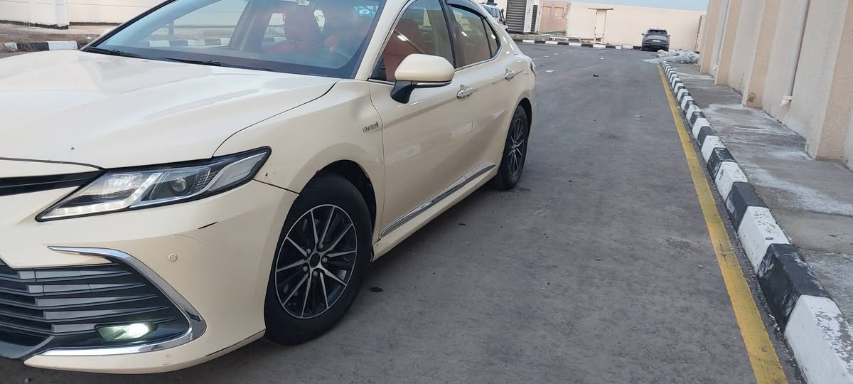 🚗 تويوتا كامري 2020
📌 مسجّلة 2022 – تكسي دبي سابقاً
🎨 لون بيج راقي
🛣 ماشية 113,000 كم حقيقي
✅ السيارة نظيفة كلش
✅️حساس ظغط الاطارات 
✅ ما بيها أي عطل أو إشعار بلشاشه 
✅ صبغ خفيف بس علمود إزالة الملصقات مال تكسي 
⚙ المكينة + التبريد + البطارية ميّة بالميّة
🔁 كير أوتو
🚗  مري أوتو 
🎮 أوضاع القيادة:
إيكو – سبورت – منوال
🪟 4 جام أوتو (دوسة وحدة ينزل ويصعد للنهاية)
✨ هاند بريك بصمة
✨ أوتو هولد
✨ بروجكترات عدسة (قيمتها 150$)
✨ داخلية حمرة
✨ رقم بغداد خصوص
📍 المكان: الكاظمية
💰 السعر: 1️⃣4️⃣8️⃣
📞 للتواصل: 0️⃣7️⃣8️⃣8️⃣7️⃣7️⃣0️⃣0️⃣0️⃣7️⃣8️⃣
*********** بغداد, العراق
