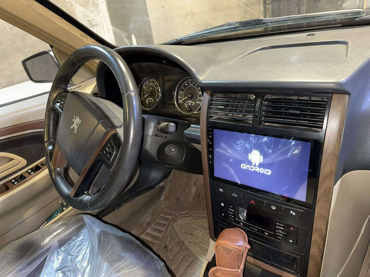 السلام عليكم
بيجو بارس 2018 خصوصي ابيض
فول مواصفات كير اوتماتيك بلادي 
شاشة كامرة حساس كشتات كهرباء مري شفط 
4 دسك
تحكم ستيرن 
تبريد قطعتين 
سيارة خير من الله محرك كير تبريد ثلج تخم تاير مابيها كل نقص مال جناي
مكفولة من الصبغ والضربة بيها شغلات بسيطة 
سعر 65 ورقة بيها مجال بسيط عنوان بغداد باسمي السيارة 
*********** واتساب
