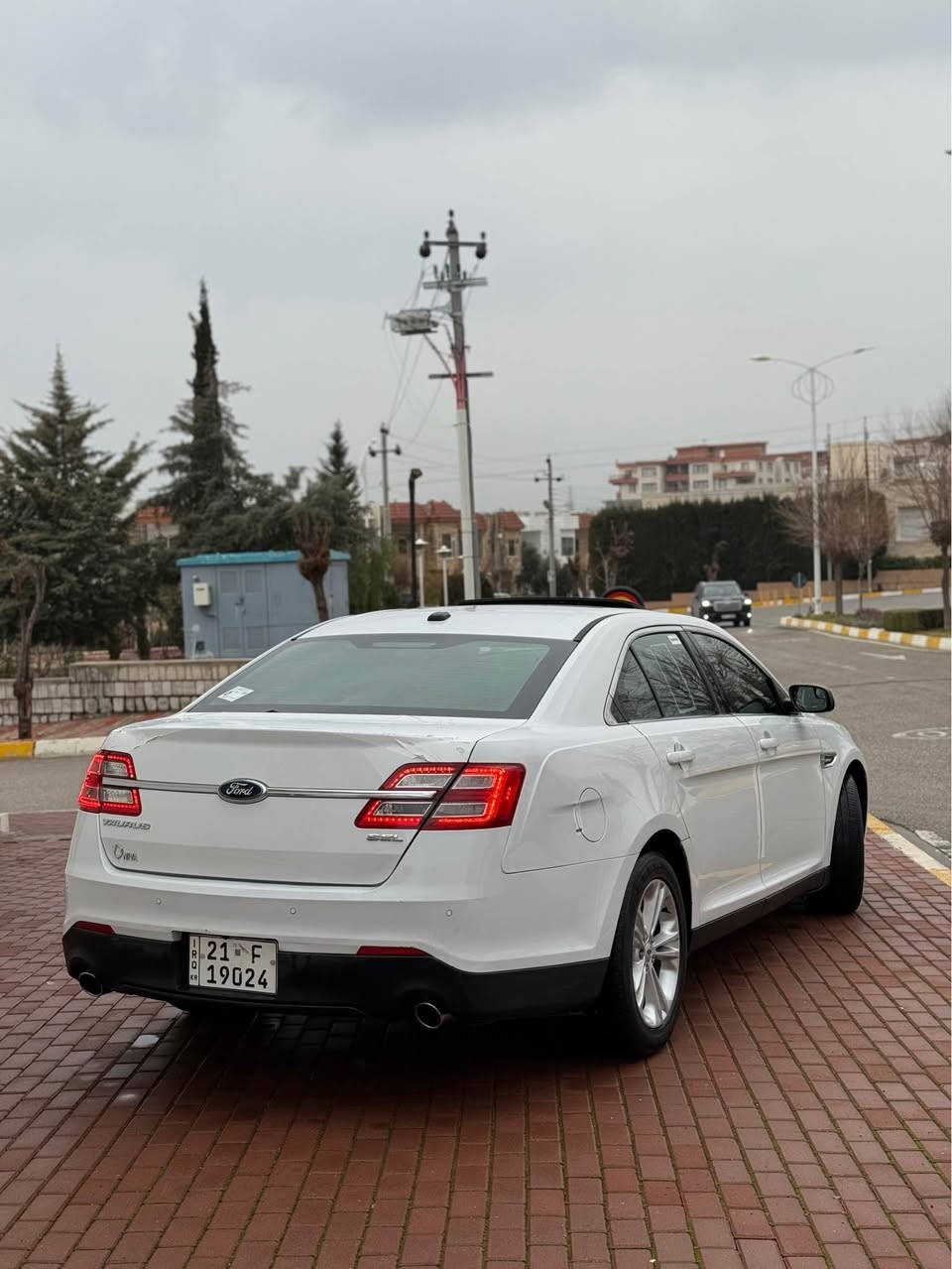 فۆڕد تۆرۆس  مۆدێل ( ٢٠١٣ ) نیڤا 
 مواسەفات / SEL
‎نموونە لە پاکی و جوانی سفری ئێرەیە

مەکینەی تەنانەت بۆ واتەر پەمپیش نەکراوەتەوە

خلیجی شەریکەی نیڤا , ناو زەرد ، سڵاید ، شاشە گەورە ، ٣ شاشە ، شەغال ، تەبرید لەمس ، تەبرید سەر سوکان ، سوکان ڤۆڵیۆم ، تحدید سرعە ، کوشن کارەبا ، حاسە ، ئاوێنە هیتەر ، ئاوێنە فۆتۆ ، ئاوێنە کارەبا ، کۆدی دەرگا ، جام ئۆتۆ ، حاسەی تایە ، لایت ئۆتۆ ، دژە خلیسک ، سیستەمی کۆمپیوتەریە خۆی  چێکی خۆی دەکات ٩٩هەزار  ڕۆشتووە ،  

   رەقەم و سەنەوی تازەیە تا ٢٠٢٩ یەک دینار مەسرەفی تیا نیە هەموو شتێکی بە شەرت

     

نرخ١٢٨$ $ مەجال  

0771 833 4419
***********
*********** السليمانية, العراق
