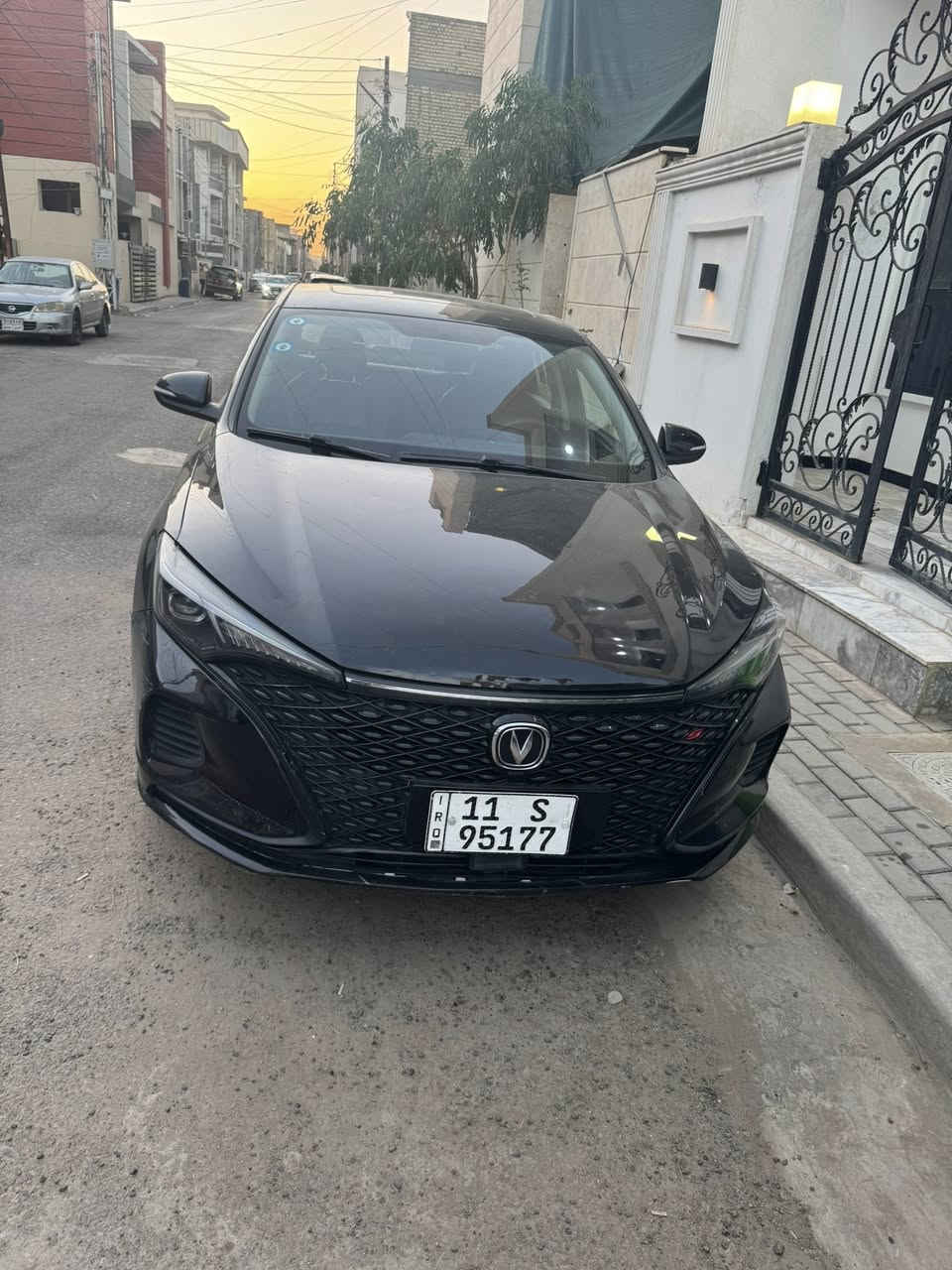 شانجان ايدو بلاص موديل 2022 ماشية 143 الف كم
تم عمل صيانة كاملة للسيارة من تبديل الگير جديد والصدر كامل وتخم تايرات والسيارة جاهزة من كلشي بأستثناء الزجاجة الامامية بيهة فطور والجاملغ الامامي يحتاج الى بارد بسيط والدعامية الامامية تحتاج الى صبغ بيهة شخوط تبريد ثلج السيارة خدمية وما بيهة اي نقص من الناحية الميكانيكية والاعطال السعر 10,000 دولار امريكي للاستفسار *********** مع التقدير.
