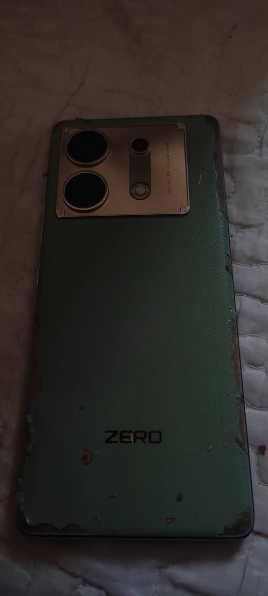 جهاز Infinix ZERO 30 5G
لبيع قيم واخذ الشاشه بيها فطر بس شغاله بصمه شغاله مع كارتون الجهاز ذاكره ٢٥٦    ***********
