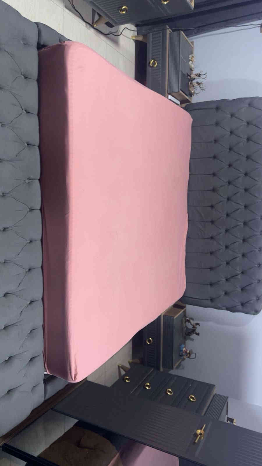 غراض للبيع كلهن جدد شخط مابيهن كلمن وسعره الغرفه مليون ونص الكاونتر ٧٠٠ المجمده ٢٥٠الثلاجه ٢٠٠وبيهن مجال المكان الدوره مراسه على وات ساب مكلفه بل نشر ***********
