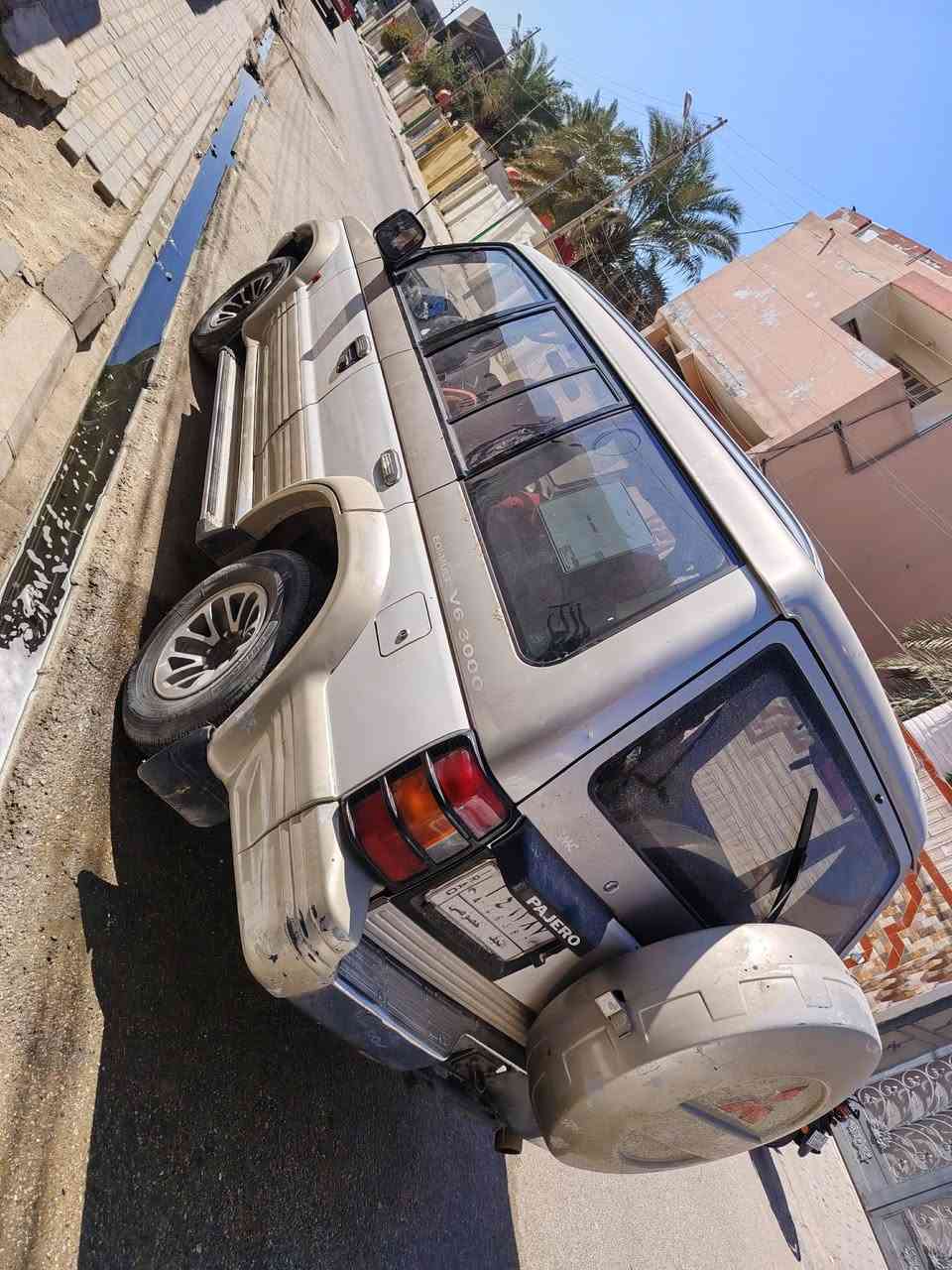 باجيرو مديل 2000 محرك وكير شرط كشره شوفت عينك السياره مامصبوغه شاصي اكسن كاردن  كله نضيف رقم نجف (مشروع وطني)مداور شوكت مايعجبك بسمنه السعر 55 وبيه مجال *********** رقم صاحب السيارة
