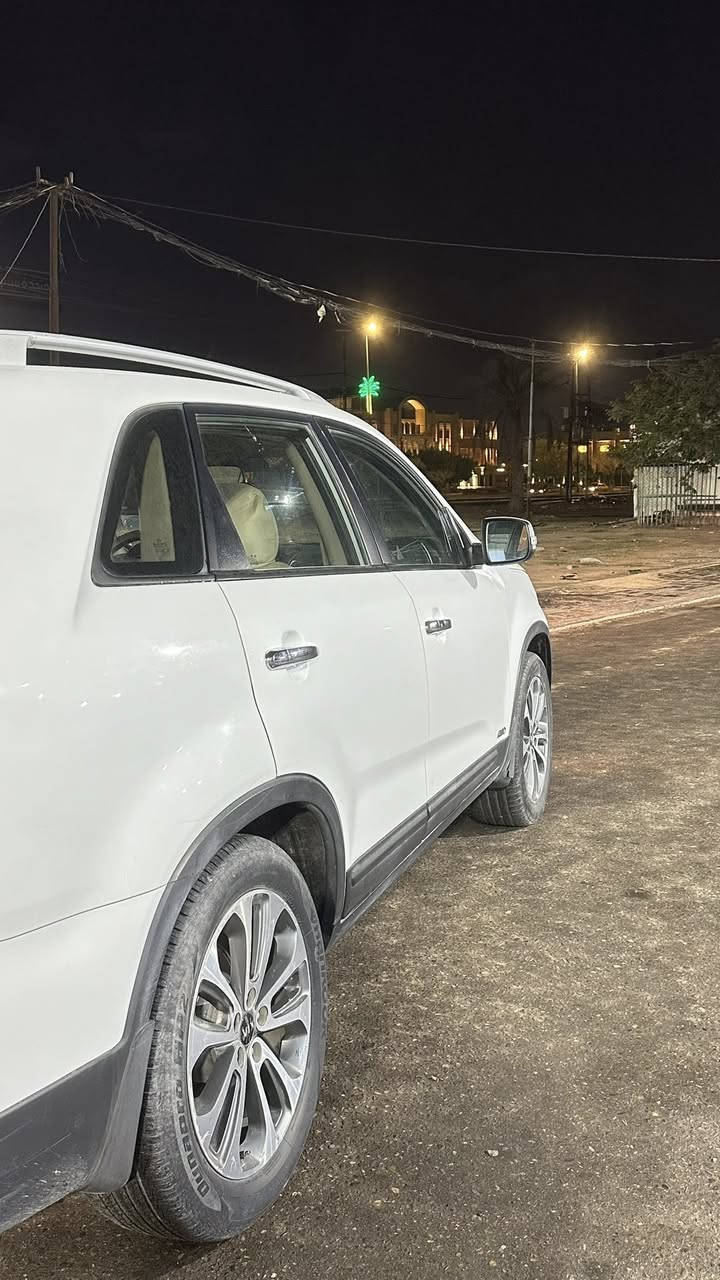 السلام عليكم سورنتو 2015 خليجي كفالة عامة من الصبغ والتبديل السيارة جديدة وعلى ايدنا من سنة ال 2016 رقم بغداد بأسمي 
السيارة ماشية 108 كيلو
حدادية امامية جديدة 
تخم تاير جديد
تبريد صيانة كاملة بالصيف
ادامة كاملة للمحرك بالصيف
مكان السيارة كربلاء 
السعر 170  $ وبيها مجال 
رقم التلفون ***********
