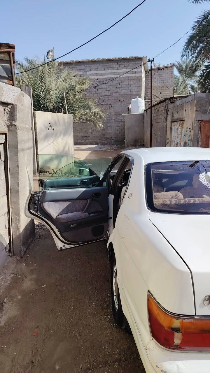 السلام عليكم بطه كراون لون ابيض مديل١٩٩٥
مكفوله من كصه ونقل سياره حلوه بمعنه لكلمه هزه جديده رقم انكليزي ل٣١تنتهي سنويه كير مكينه ثنين ونص  كفاله دواخل جيس بطاين جدد كهربائيات كله شغاله بس كبل شارع دينار ماذب عليها
مكان بصره ابو الخصيب حمدان *********** سعر ٤٨
