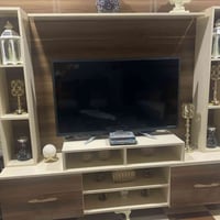 طاولة تلفزيون • يدوية • كەلار