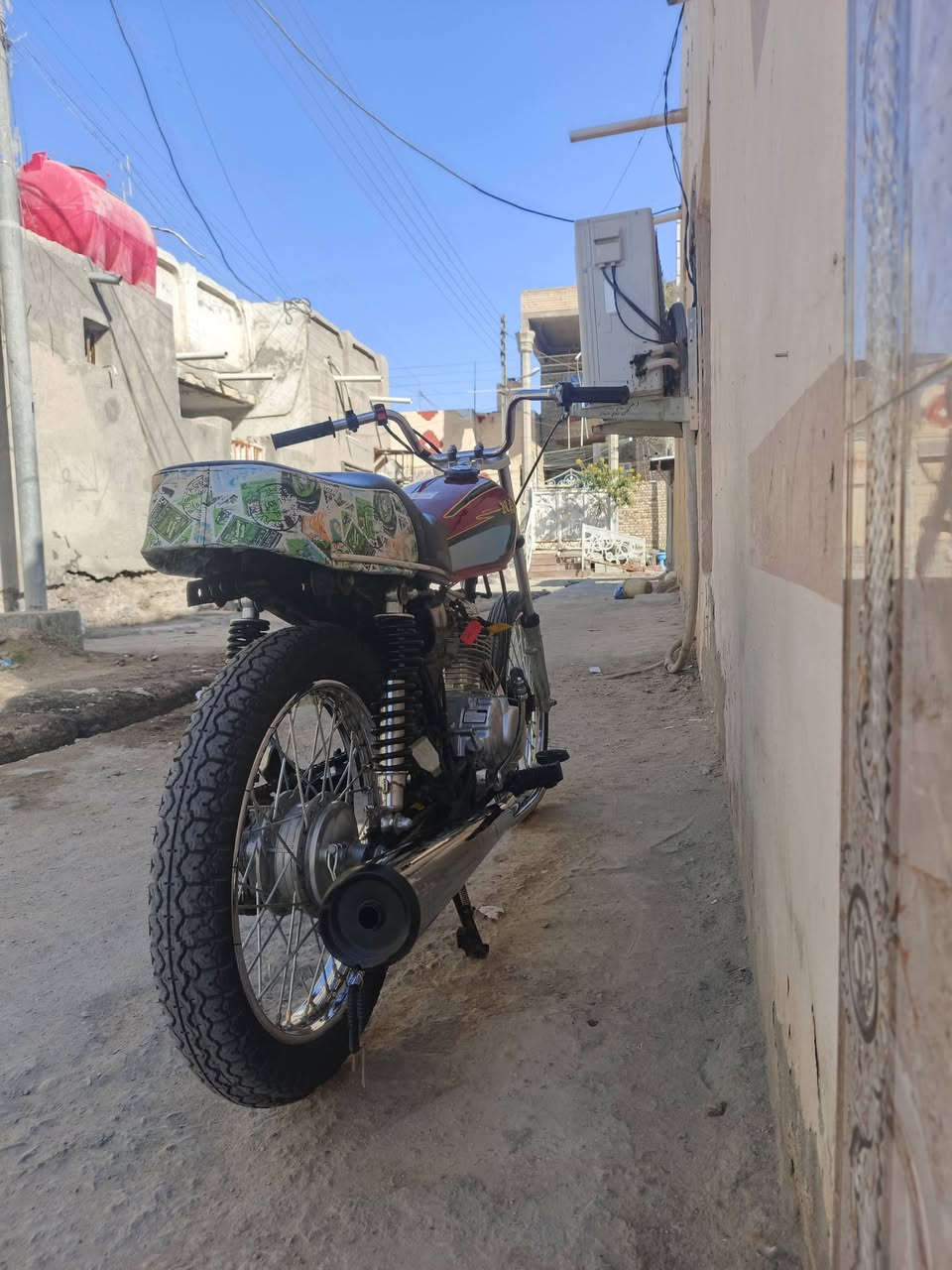 السلام عليكم دراجه للبيع تعمير 25 ما مفتوحه بيها برغي  مكينه نامه  كلك كلك شاصي 21 لدراجه سعرها 675 مكاني سوق الشيوخ


**إذا كنت صاحب هذا الإعلان وتريد حذفه لأي سبب، رجاءا أرسل رسالة إلى الدعم الفني**