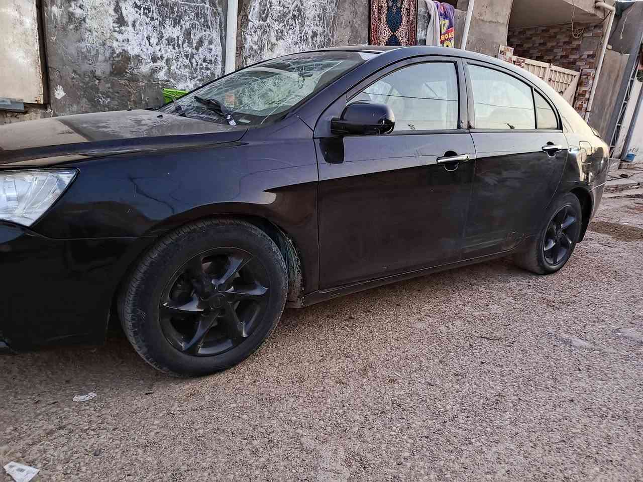 السلام عليكم من رخصة الادمن ام كراند موديل 12 رقم واسط مكينه گير خير من اللة تدفئة وتبريد شغال فتحه بالقماره اشاير بالمري شاشه و كامرة سنويه جديده تحويل ثاني يوم السعر 45  وبيهه مجال للاستفسار الاتصال على الرقم الاتي :***********/***********
