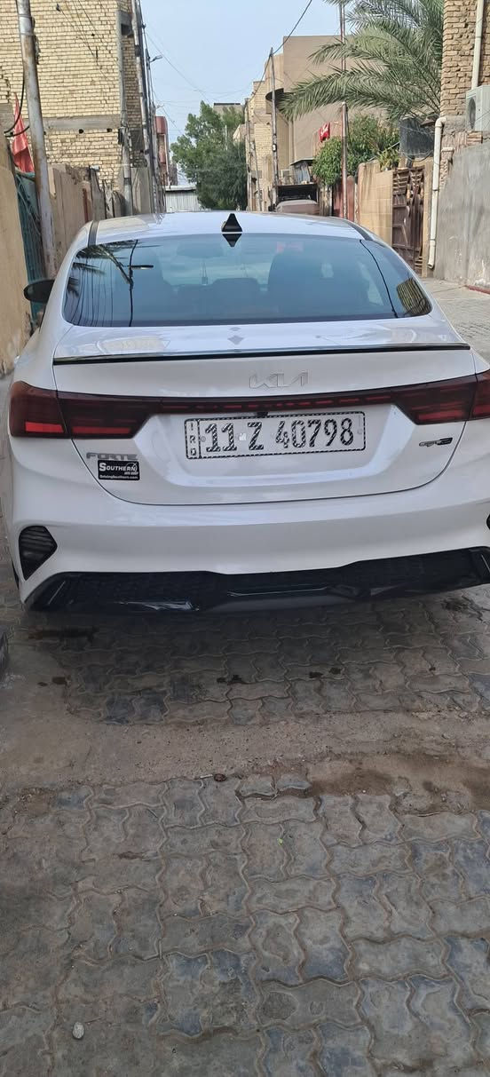 فورتي موديل ٢٠٢٤ جيتي لاين مكينه ٢٠٠٠ دوش دهن ومي الشركه
 صور الحادث مرفقه مع صور التصليح درجه اولى 
المواصفات كلشي بيها عدا الفتحه وتبريد قطعتين مابيها 
ماشيه ١٩٧٠٠ كيلو كيلو
سعر ١٨٠ بي مجال هواي للشراي صدك
***********
والله يرزق الجميع
