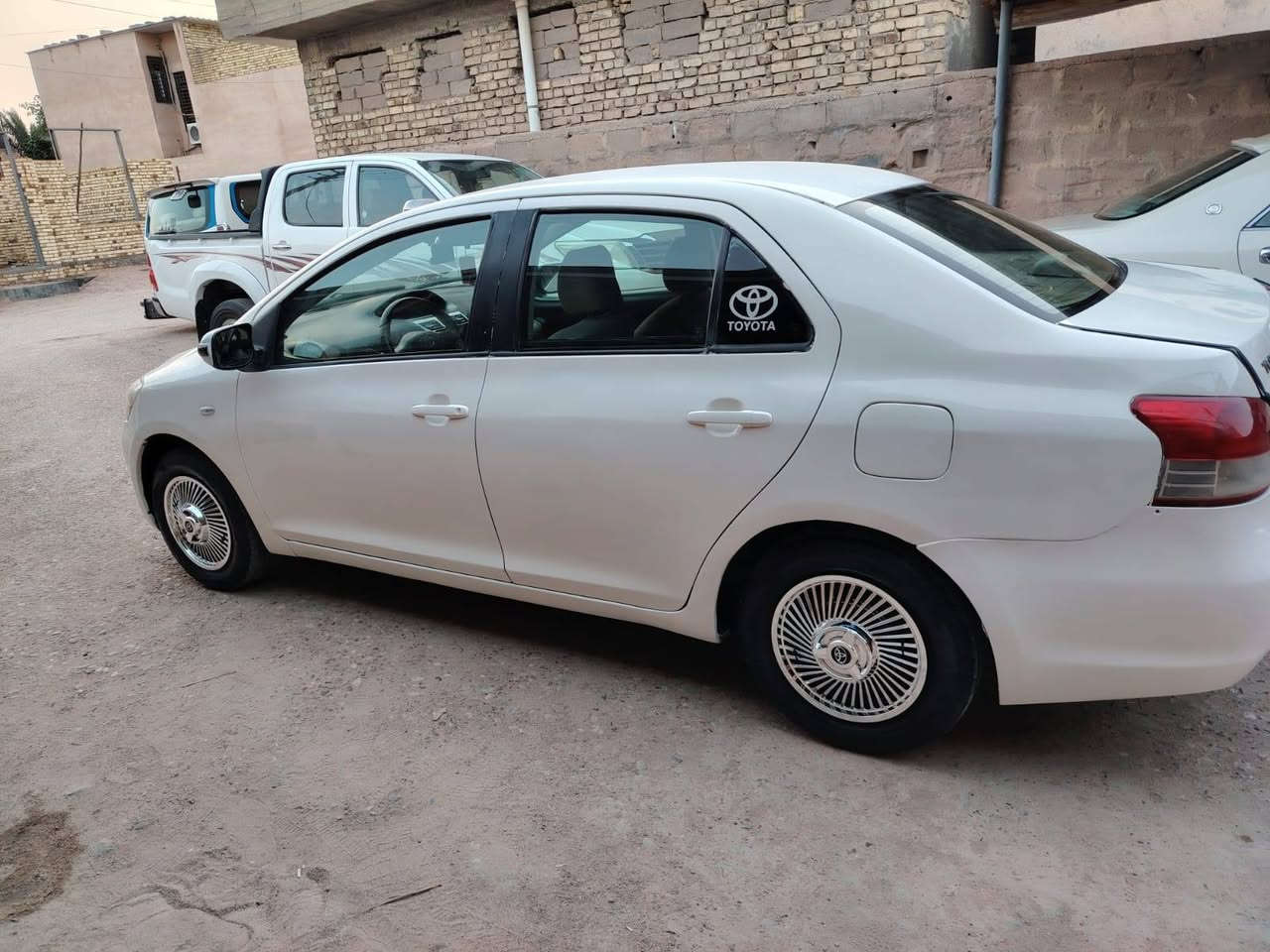 سياره يارس وارد خليجي ٢٠٠٧
رقمها بابل مشروع وطني 
محرك كير بالجيس حاويه ١٥٠٠
 كهربائيات كله شغال وجاهز من كل شي
تايرات نضاف حداده كله جديد الله شاهد فلنجات دسكات فيت بم
صرف بانزين مابيها شلع والله تنساها
تخم سماعات نوعيه مظبوطه
داش كام وشاشه وكاميرا عالبك
مامتعبها ابد مال جناي جاهزه من كل شي 
بيها طخات ومسوينها وراشينها شغل عدل مابيها ضربه قويه ومبدل بيها شي 
سنويه نهاية هاي السنه تخلص
بأسمي رقم انكليزي
سياره صار عندي سنتين نقصها فقط واير سايد بريك وفرش بطنها جلد لان شويه تعبان ارضيتها
سياره مكانها البصره قضاء المدينه سعرها ٧٥ ورقه بها اشويه مجال
تحصل ارخص من هيج بس اتذب عليها وتصلح لمن تمل وماتجهز
رقمي   ***********
