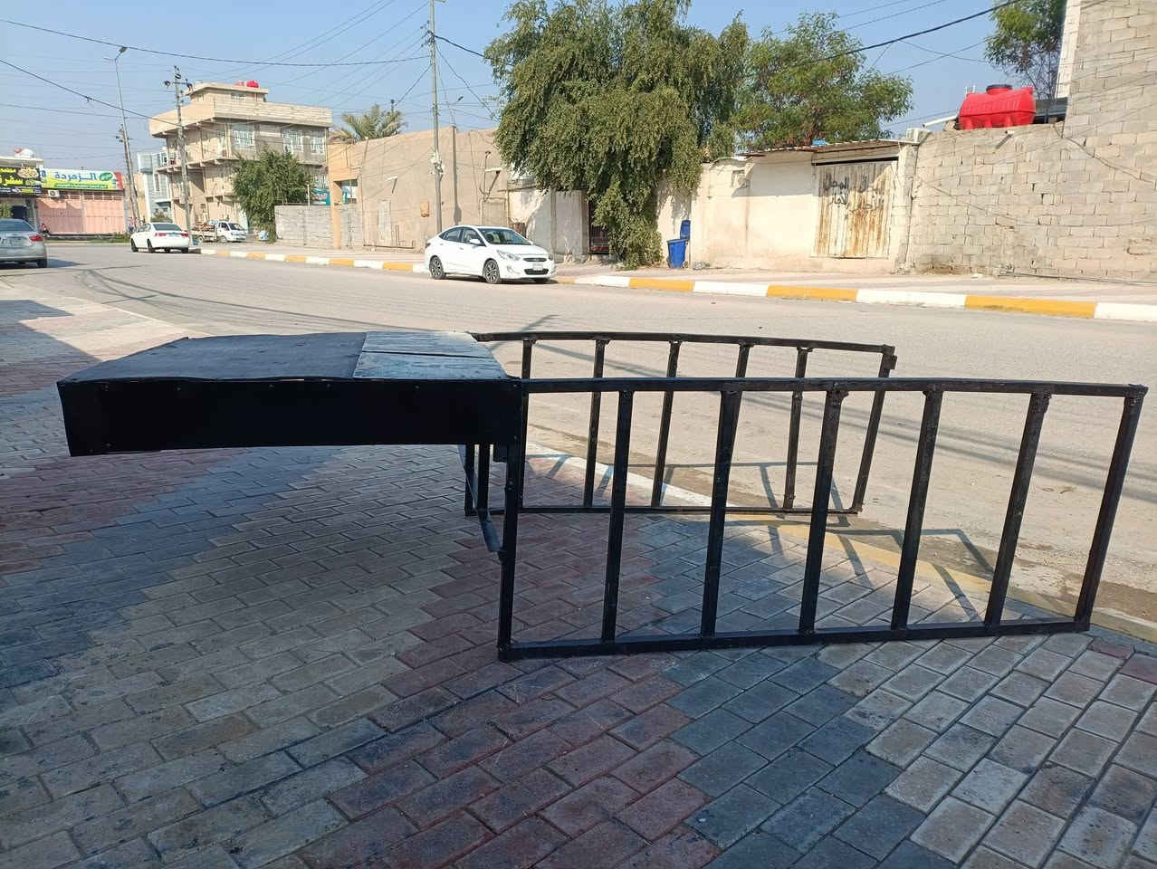 محجر للبيع سعره 50 الف قفل الشراي يتصل بي لحيمات العنوان كربلاء الحر
***********
