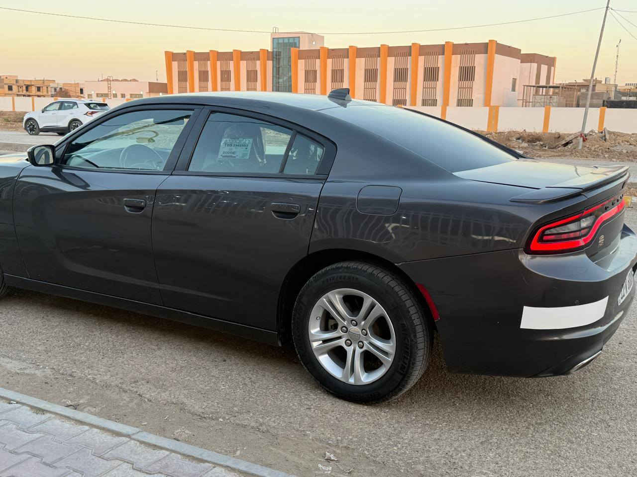 جارجر 2023 اصل اصل
رقم بغداد 
مواصفات sxt
ماشيه 32 
صور حادثه ورقم الشاصي بالمنشور  
تبديل جاملغات خلفيه وجنطه 
السعر 190$ 
مكانه واسط مركز مدينه 
اتصال 
***********
