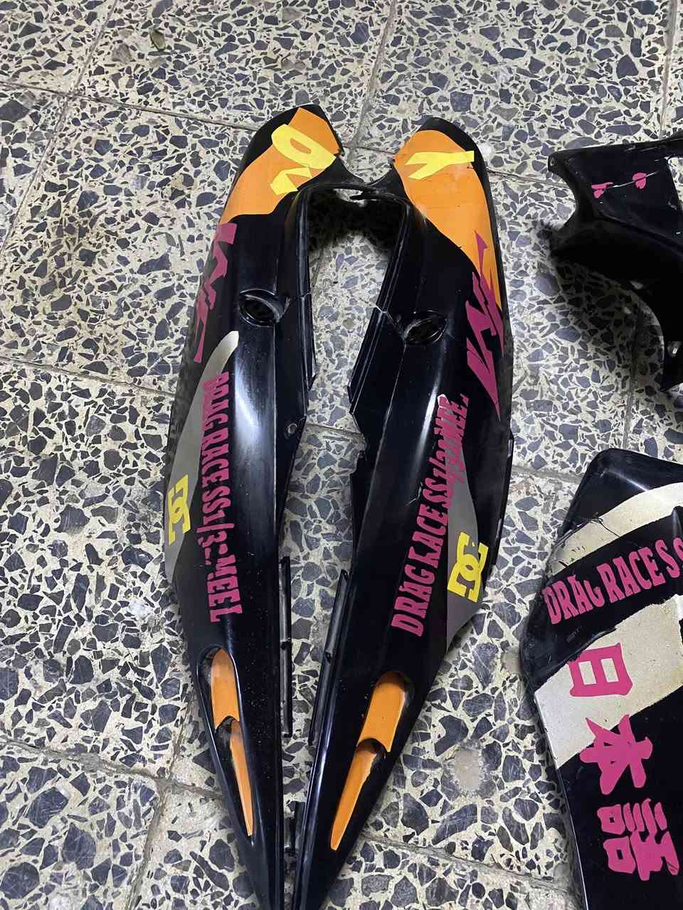 سلام عليكم 
كفر اربعه ماكس
اصلي مال رمبه 
خاص مفتوح وهذا رقمي ***********
