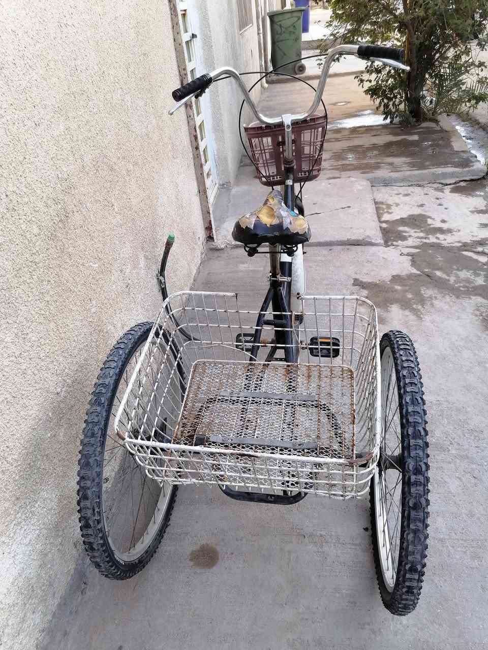 السلام عليكم باسكل حجم للبيع ابو دوبه جاهز من بريكات تايرات جديده باسكل جاهز سعر١٠٠  مكاني الاثورين الدوره ***********
