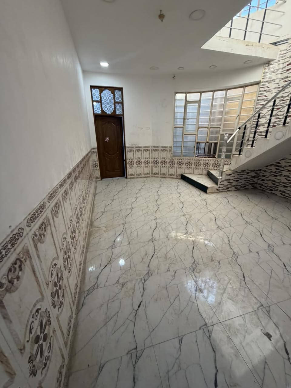 🏡 #دار #للبيع  نقد

فرصة مميزة لامتلاك داربسعرمناسب 

​📍 الموقع: الحلة /. شارع 80  حي الشهداء 

📐 المساحة:   130 متـــر 

⚖️سنـــــــــد 25 زراعــــــي 

⚡ الخدمات: كاملة 1طابـــــــــق 

​📌 مواصفات الدار:

​صالة  هول ​,مطبخ

العدد​ غرفة نوم.. 1

مجمع صحي العدد 2

​مناور +

​💰 السعر:  عبر واتساب فقط 

​📞 للتواصل والاستفسار: مكتب الامير للعقار وللمقاولات العامة - ***********ـ *********** واتساب فقط أو تصال على خط 

​#دار_للبيع #عقارات_بابل #الحلة  #بيت_للبيع #عقارات_العراق
