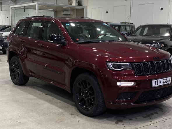 جيب كراند شيروكي 2022 خليجي وكالة هارلم فئة S ام الرادار فول 1/1 
ماشية 35 الف km حقيقي بعده زيرو شرط الكارتون السيارة كلش جديدة
السيارة رقم بغداد الجديد باسمي تحويل مباشر ثاني يوم
السيارة مكفولة كفالة عامة من اي ملاحظة شرط الكارتون على وضع زيرو
ومغلفة ب افلام حماية PPF كامل سيارة
ومفحوصة سونار وابيع شرط السونار السيارة كفالة عامة
السعر 40000$ الف دولار او 400 ورقة وترهم بيع او مراوس مع اي سيارة
مكاني بغداد الكاظمية ***********
اتصل وتدلل السيارة S فول 1/1 داخل احمر
و بصمة وتشغيل عن بعد وبنوراما و صندوق كهرباء و
ماوس فور ويل ومحرك 6 سلندر حجم 3600 و حساسات
امامية وخلفية وكامرة خلفية دوارة و توقف ذاتي و اوتو
ستارت ستوب و وضعية قيادة سبورت و كراسي جلد و
كهرباء وتدفئة وتبريد وخزن ميموري وبعد هواي مواصفات و مغلفة PPF
