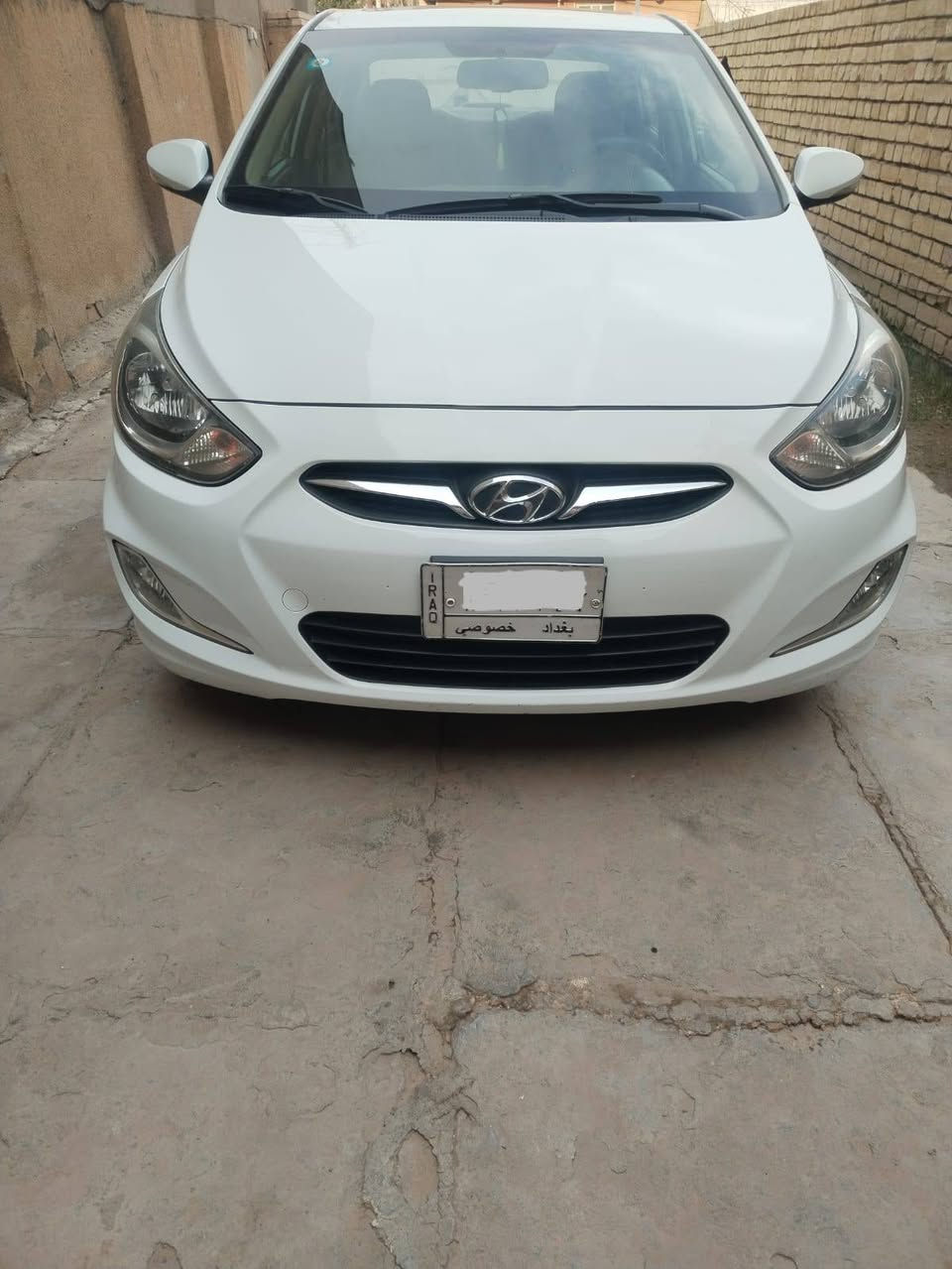 أكسنت ٢٠١٥
مكفولة من الصبغ فقط بارد (السونار مرفق مع الصور)

ماشية ٩٢ الف

ادامة كاملة 

تخم تاير + دسكات + دهن كير + باتري 

نظافة ٩٠%

سنوية جديدة بغداد
سعر ١٢٠ مع مجال بسيط 

***********

***********
