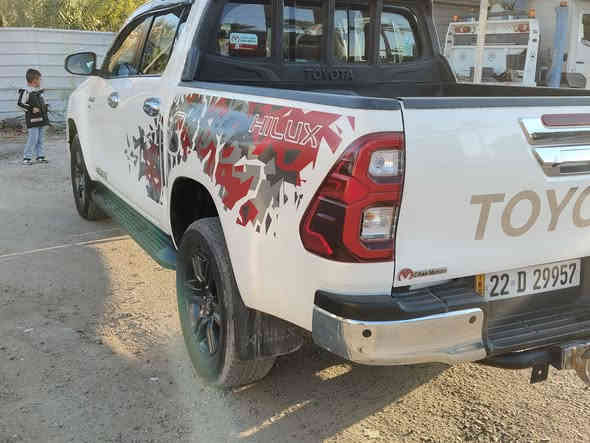 السلام عليكم بيكم هيلوكس تي ار دي موديل 22 ماشيه 83حقيقي تايرات شركه بيه سعر355اوبيه مجال بسيط 
كفاله رقم تلفون ***********/***********
